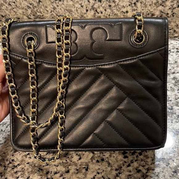 Tory Burch Handbags - Tory Burch Quilted Black Crossbody Bag with Gold Chain